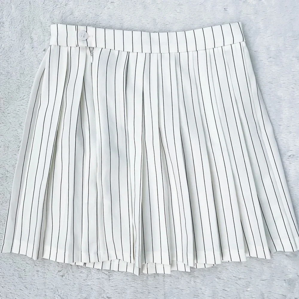 LIONESS White & Black Pin Stripe Pleated High Rise Mini Skirt
